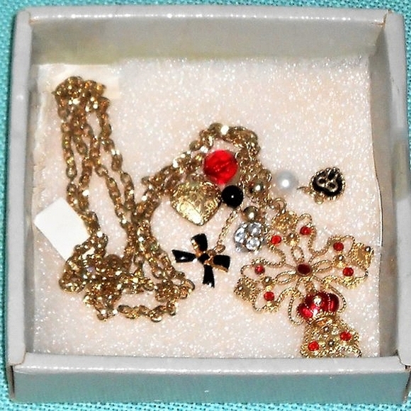 Cross Pendant Crown Jewels w/ Dangling Charms (C) - Picture 4 of 16